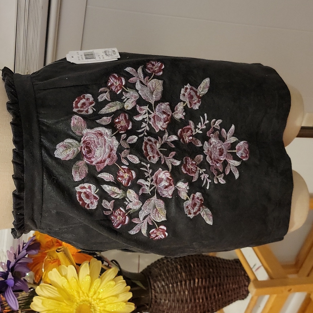 C+J Collection Floral Skirt